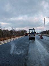 В Югре продолжается капитальный ремонт участка трассы Сургут - Нижневартовск  На объекте завершаются работы, запланированные на 2023 год.