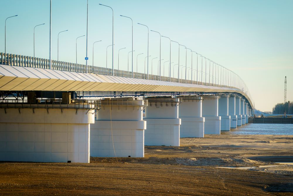 Более 300 тысяч транспортных единиц проехало по новому мосту «Звезда Оби» в Югре