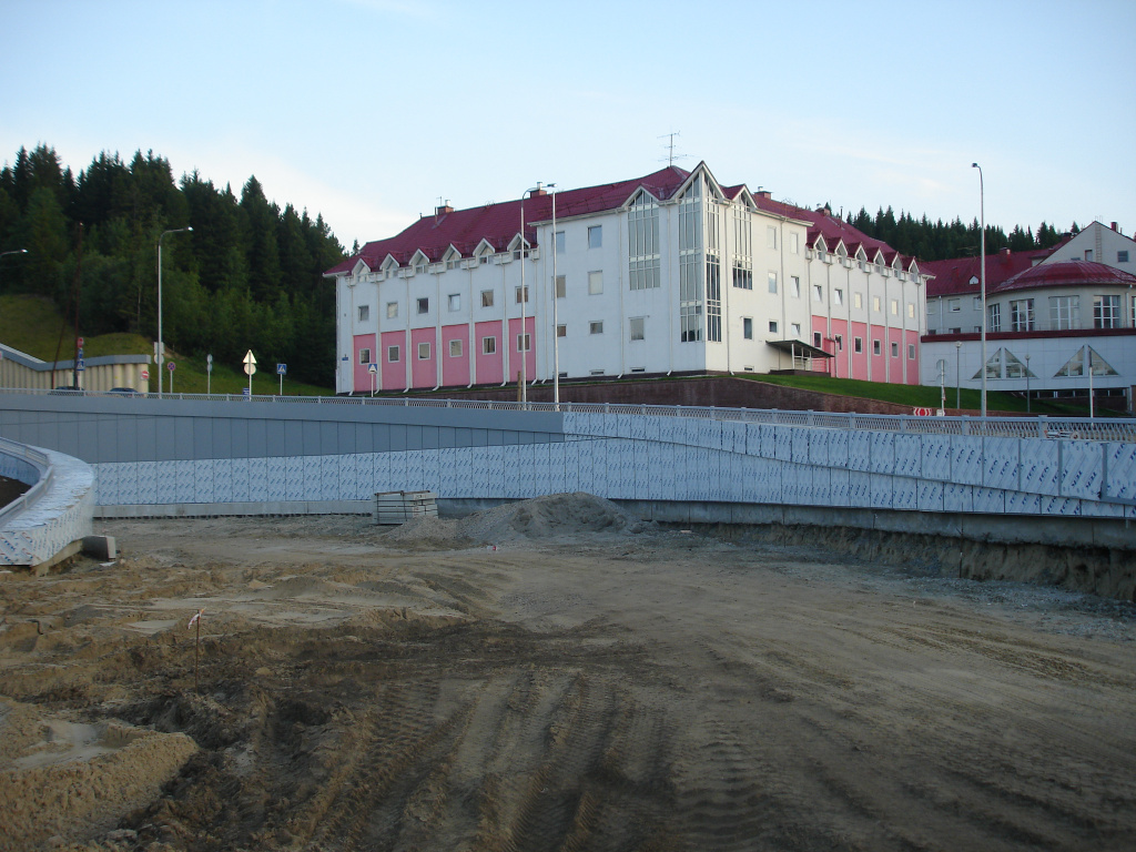 Строительство развязки ул. Чехова - ул. Гагарина в Ханты-Мансийске. июль 2010 год