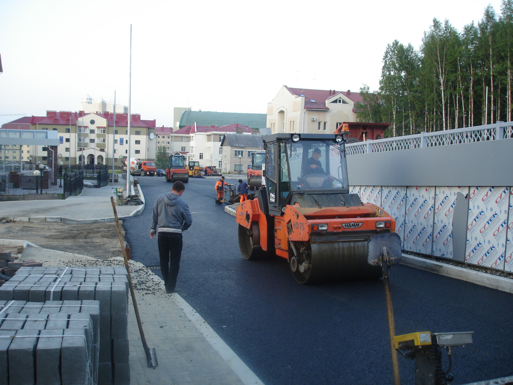 Строительство развязки ул. Чехова - ул. Гагарина в Ханты-Мансийске. июль 2010 год