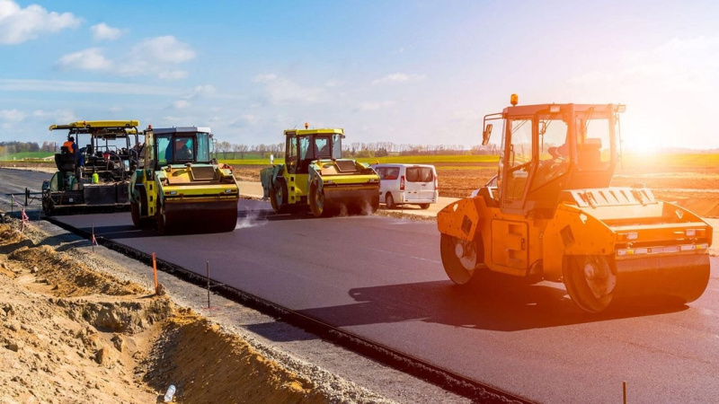 В текущем году в Югре запланирован сезон масштабных дорожно-строительных работ в рамках национального проекта "Безопасные качественные дороги"