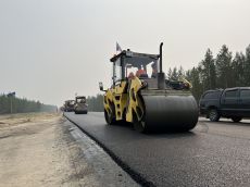 На участке трассы Сургут – Лянтор проверили качество нового дорожного покрытия