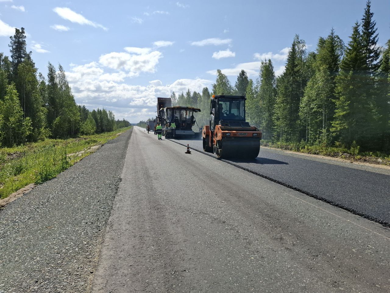 В Ханты-Мансийском автономном округе – Югре продолжается реализация масштабных дорожных объектов 